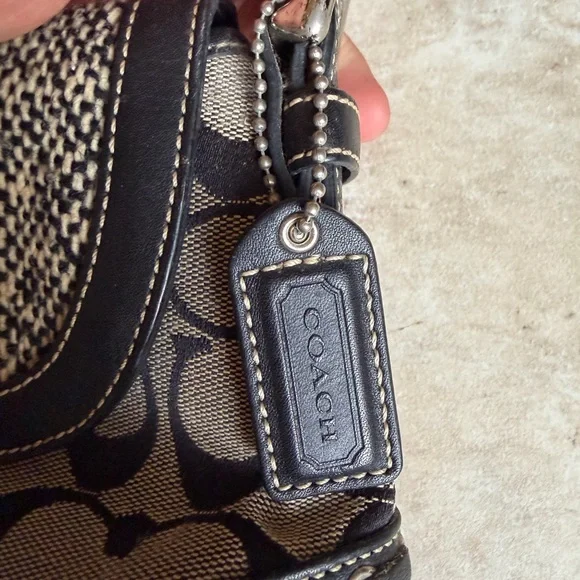 Coach F10425 Shoulder Bag - Picture 8 of 10